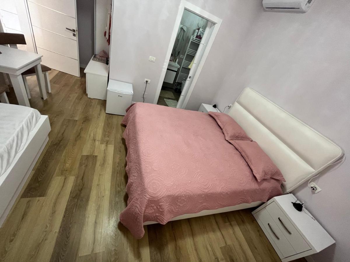 Bujtina Cela Berat Buitenkant foto